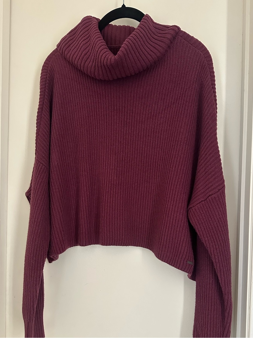 Hollister Ribbed Cropped Cowl Neck Sweater - Plum